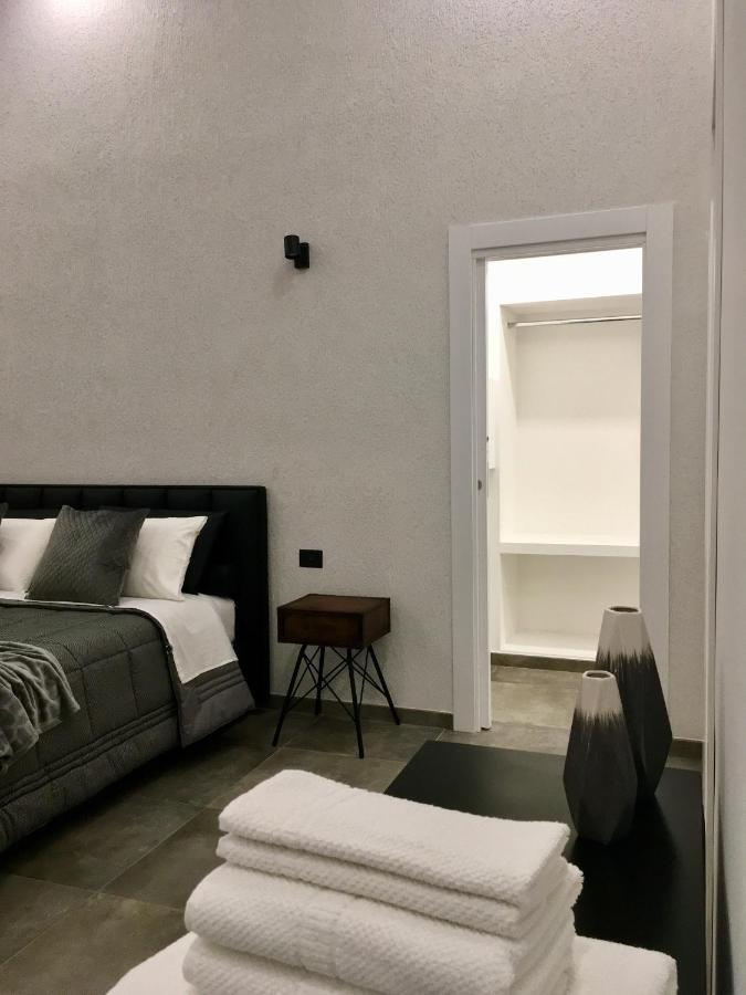 נאפולי Palazzo Mormando - Industrial Apartment מראה חיצוני תמונה